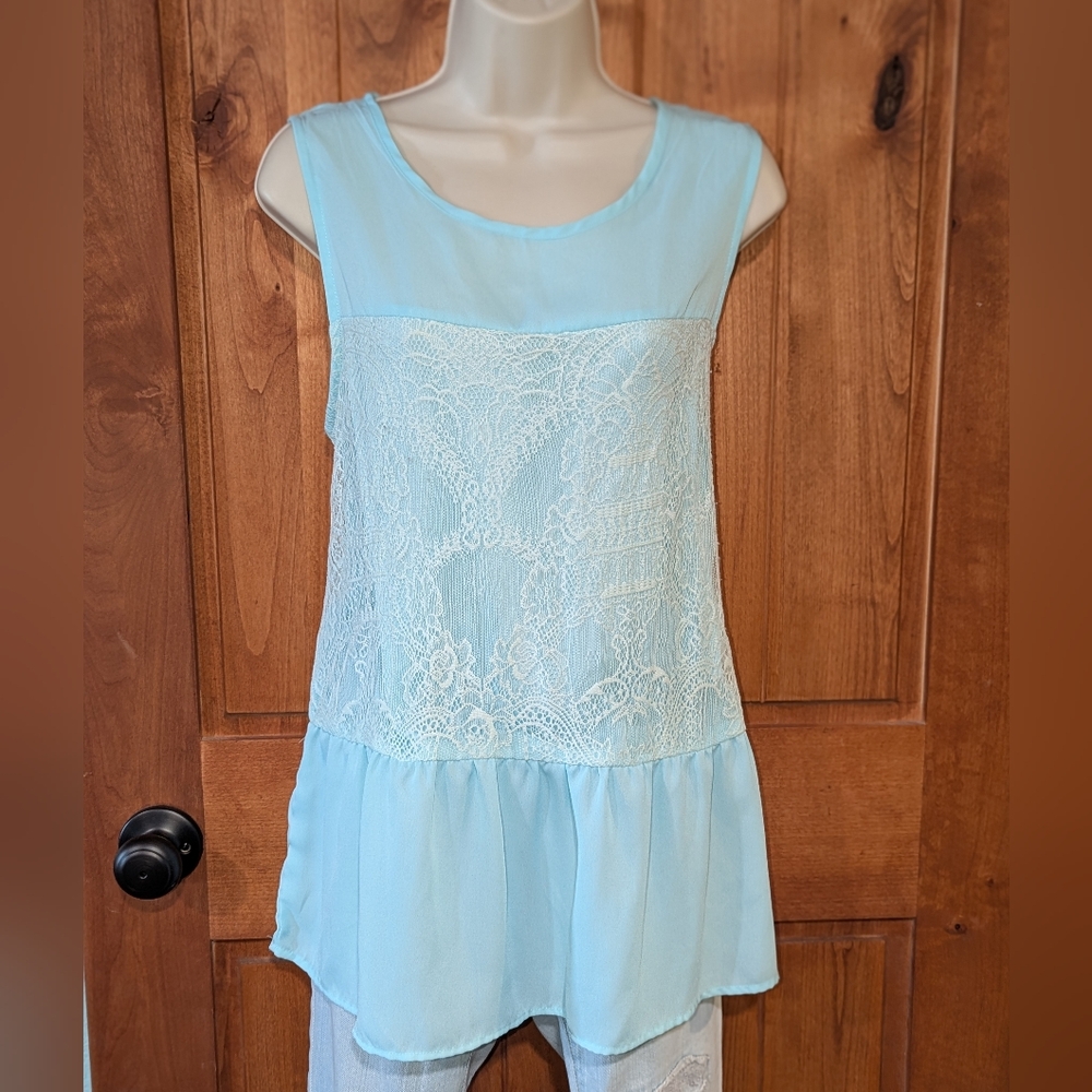 Daisy Fuentes Mint Green Lace Top